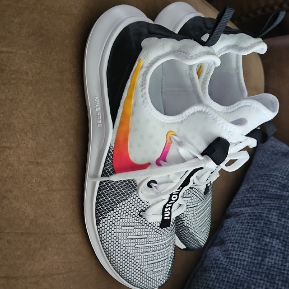 Nike Shoes - Nike Free TR7 Sport W8 Us